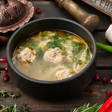 Куриный суп с фрикадельками